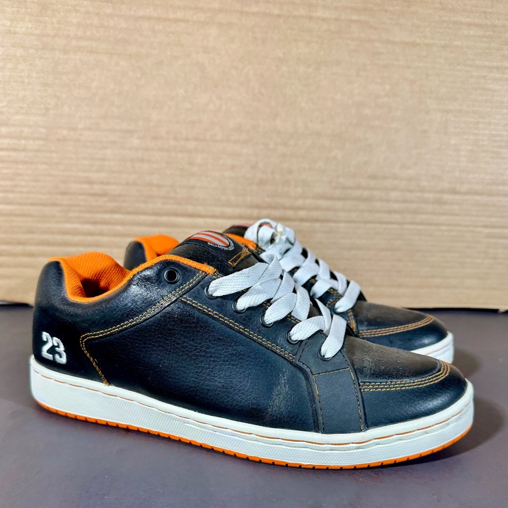 Etnies Sal 23 in Black/Orange
Size 11
Released 08/03
Used/Like New condition